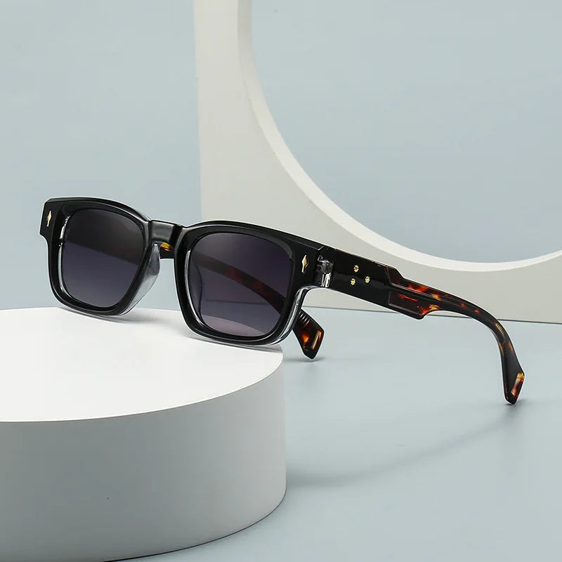 Retro Rivets Sonnenbrille – Produktansicht 3, UV400